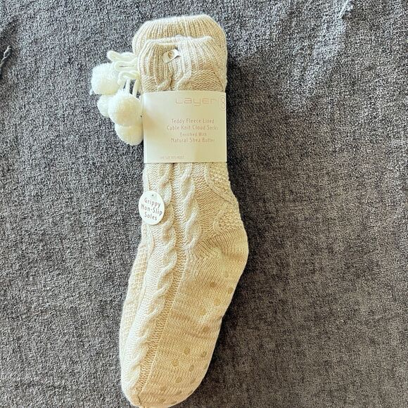 Layer 8 Fleece Lined Cable Knit Slipper Socks Enriched W/Shea Butter Beige NWT - Picture 1 of 4